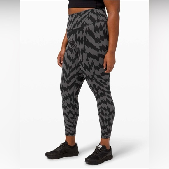 Lululemon Wunder Train High-Rise Tight 25" in Voltage Graphite Grey Black - Picture 4 of 8